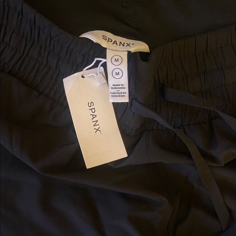 SPANX On the Move Black 4” Shorts - Picture 8 of 11
